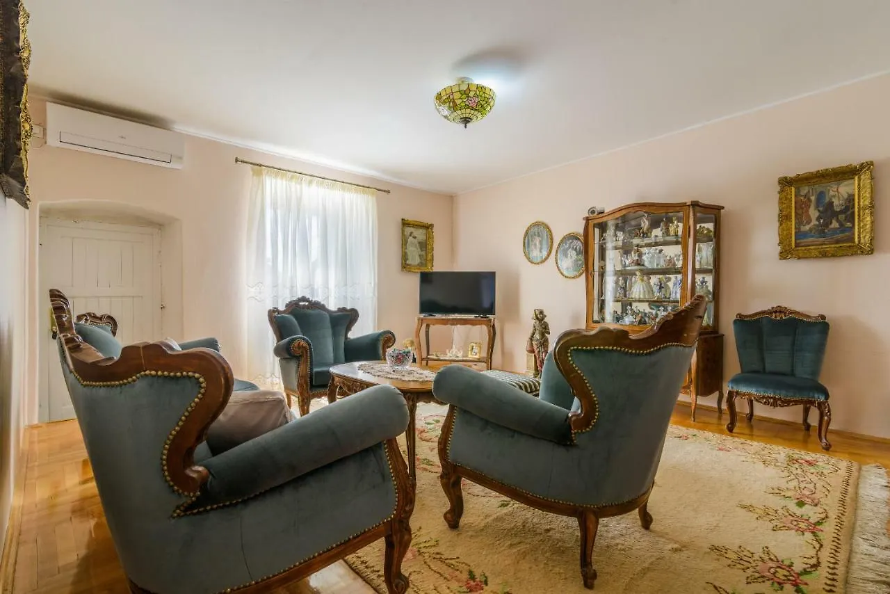 Villa Andante Trogir 0*,  Croatia