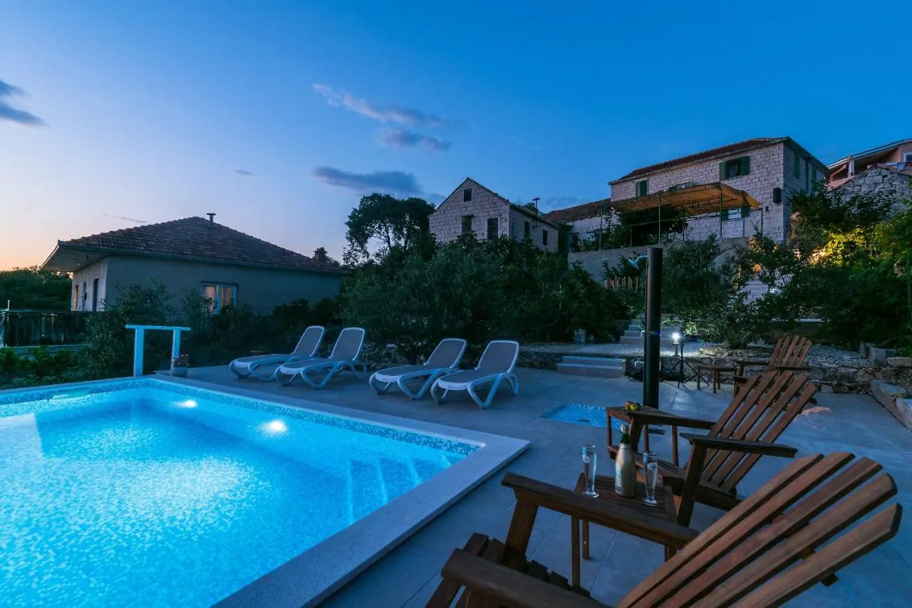 Villa Andante Traù 0*,