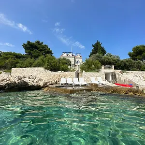 Villa Luxury Seaside With Indoor Pool, Sauna, Padle Boards, Canoe And Mediterranean Garden - Miolin House