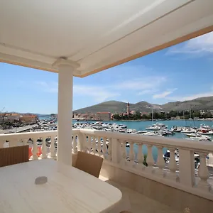Hotel Palace, Traù