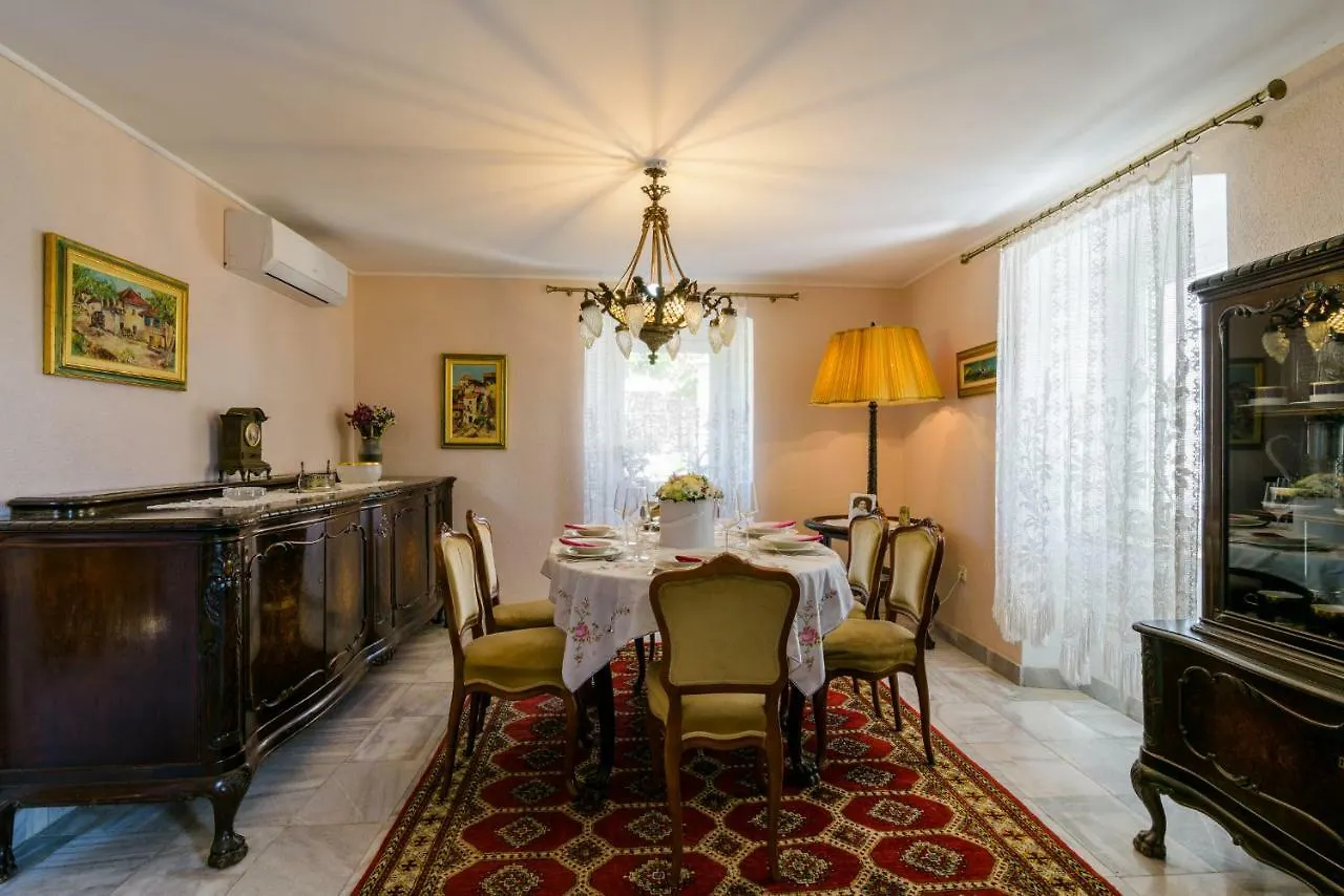 Villa Andante Trogir 0*,